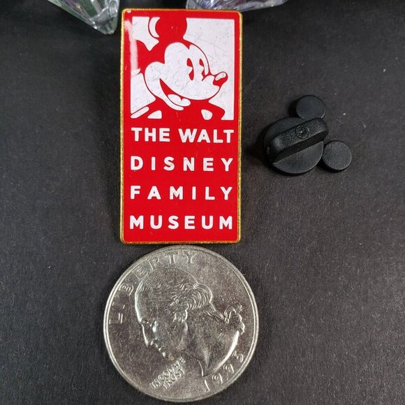 Disney Mickey Mouse Trading Pin Family Museum Lapel Pin Badge Brooch Accessories - Picture 3 of 6